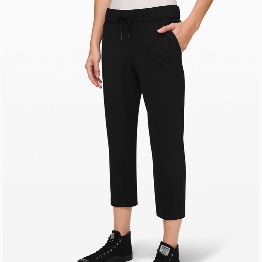 Lululemon On the Fly Crop black size 4